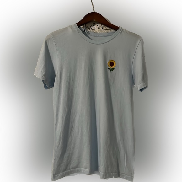 Men’s Light Blue Tee w/ Sunflower, Size Medium, Eight Brand - Picture 1 of 4